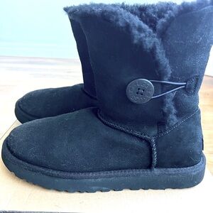 Y2K UGG Black WHIMSIGOTH Winter Boots with Sheepskin Lining  size 10